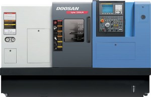 Doosan-Lynx-220-MA-LMA-hajtott-szerszam-eszterga-szembol-zart-